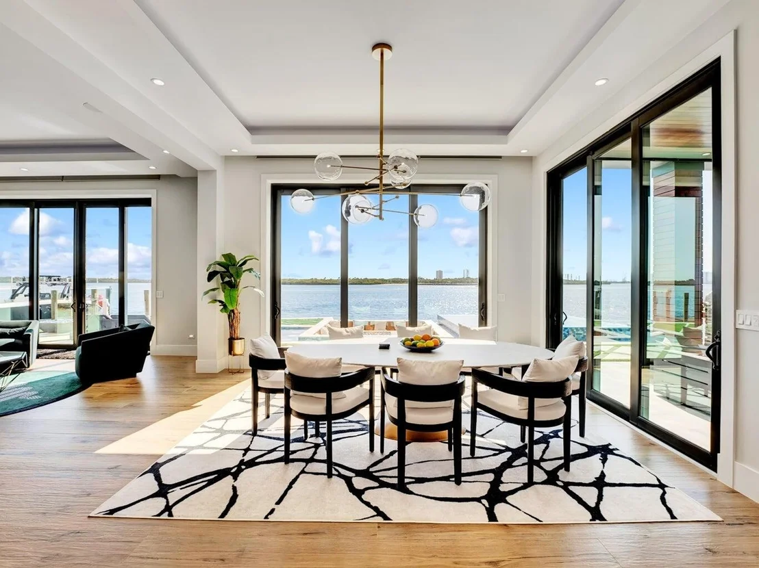 Photo of 712 Lakeside Circle