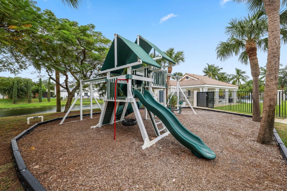 Photo of 560 Anchor Point