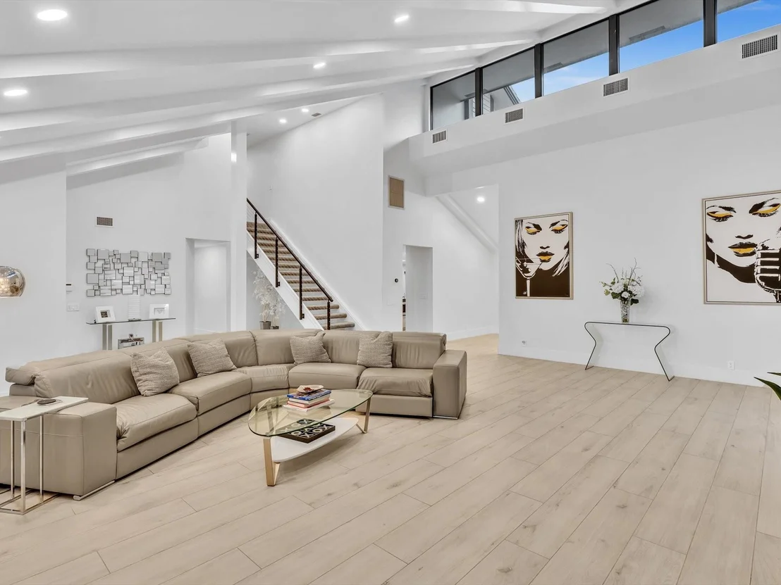 Photo of 525 Sandpiper Way