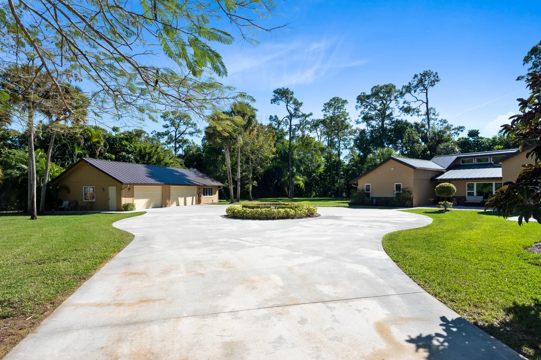 Photo of 12688 Pineacre Lane