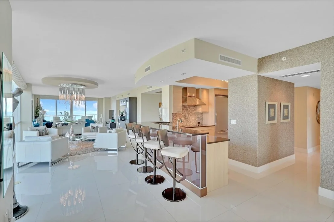 Photo of Unit 607 at 1 N Ocean Boulevard