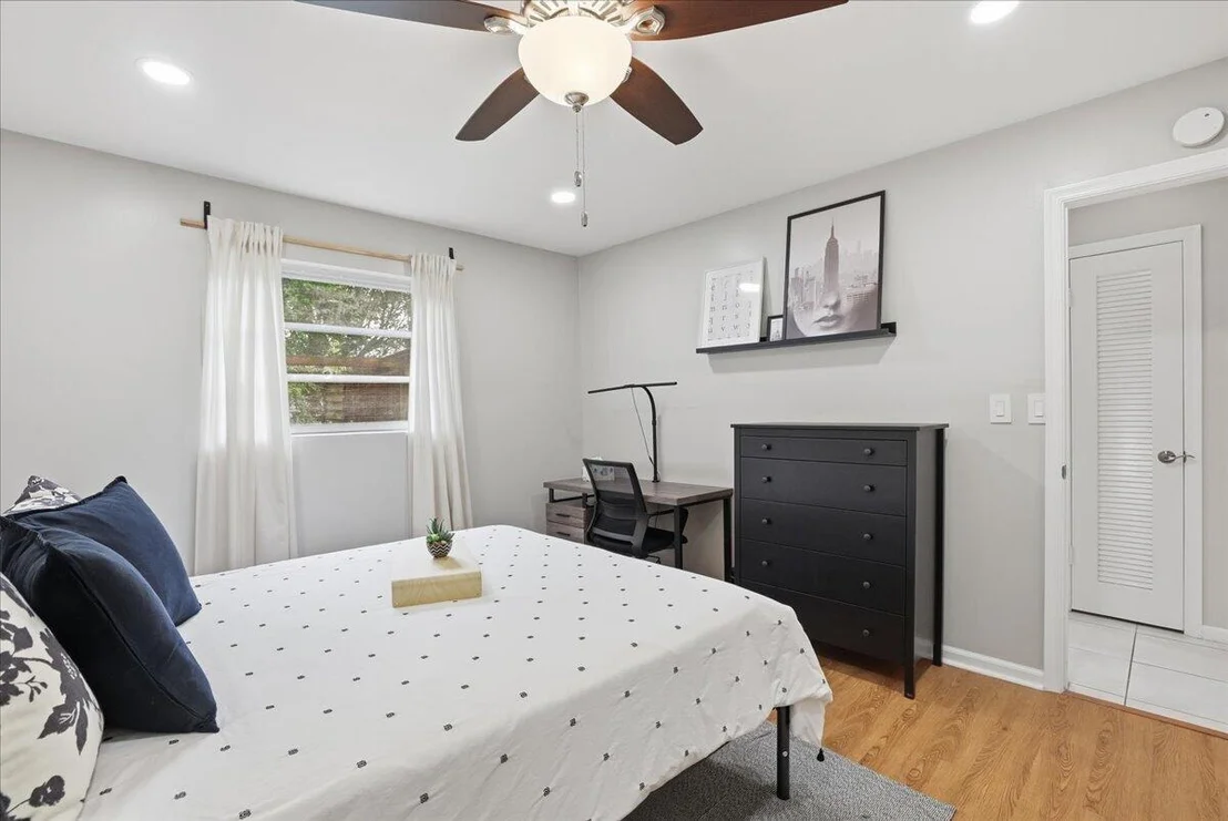Photo of 583 NW 12th Terrace