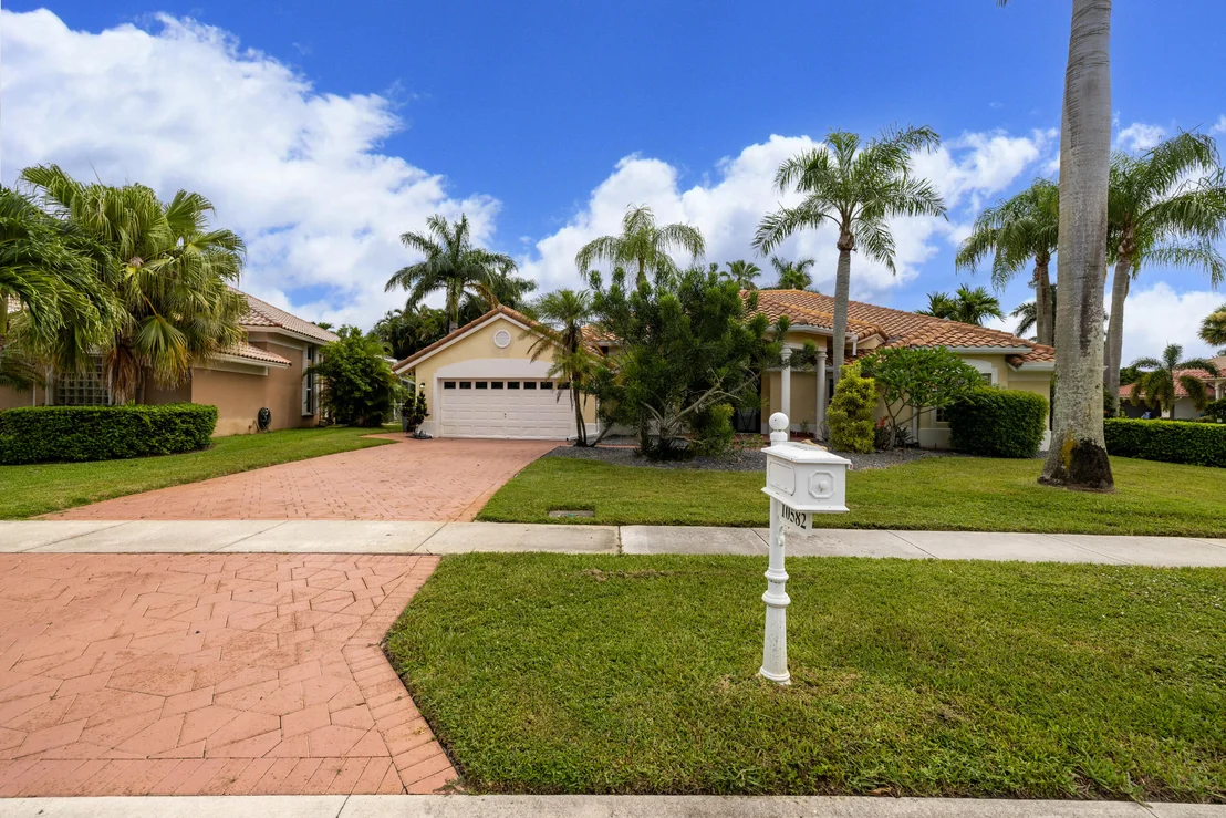Photo of 10582 MAPLE CHASE Drive