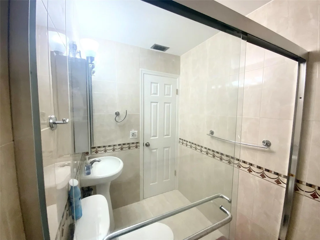Photo of 1104 Pinehurst