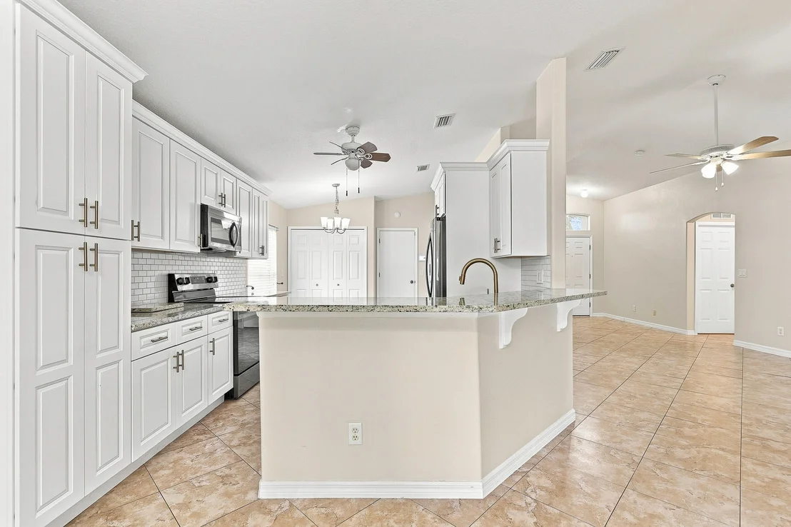 Photo of 815 Greenleaf Circle