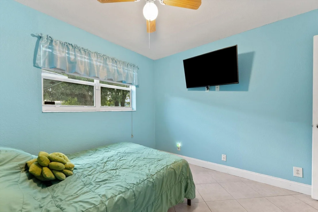 Photo of 2831 N Seacrest Boulevard