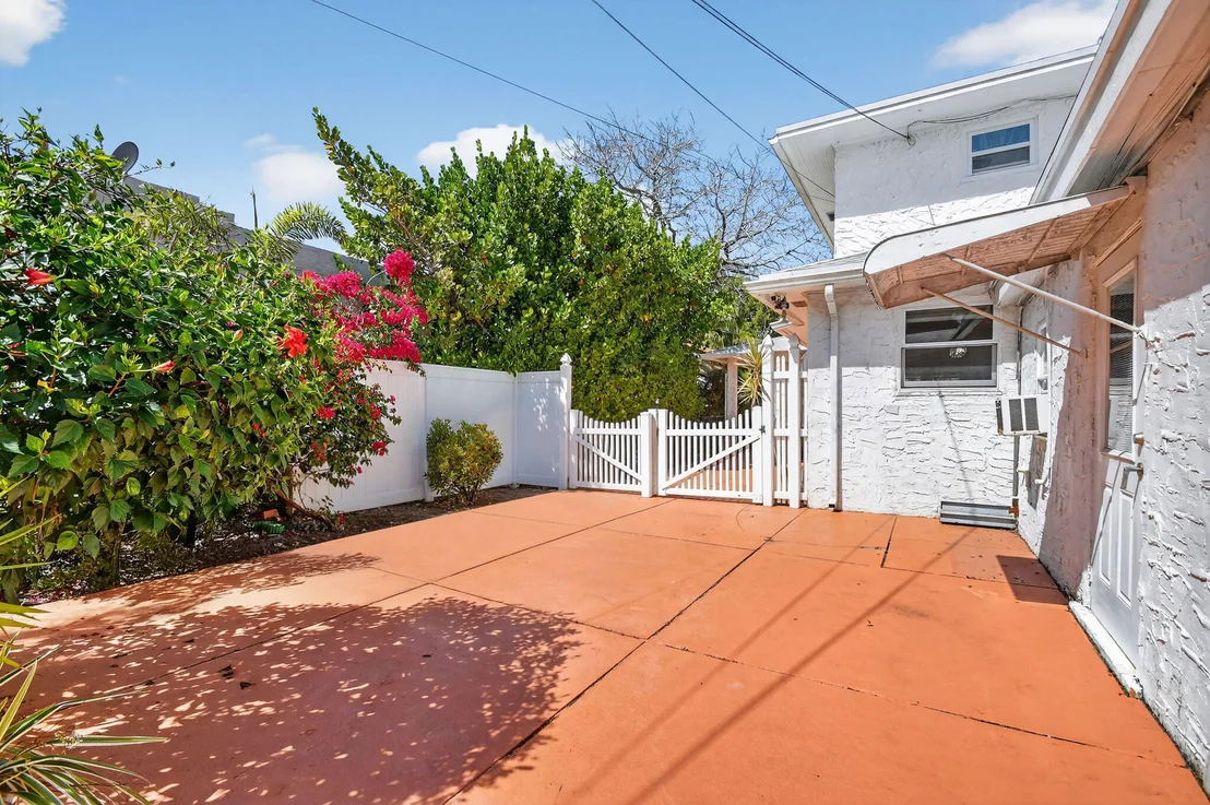 Photo of 328 Monroe Drive