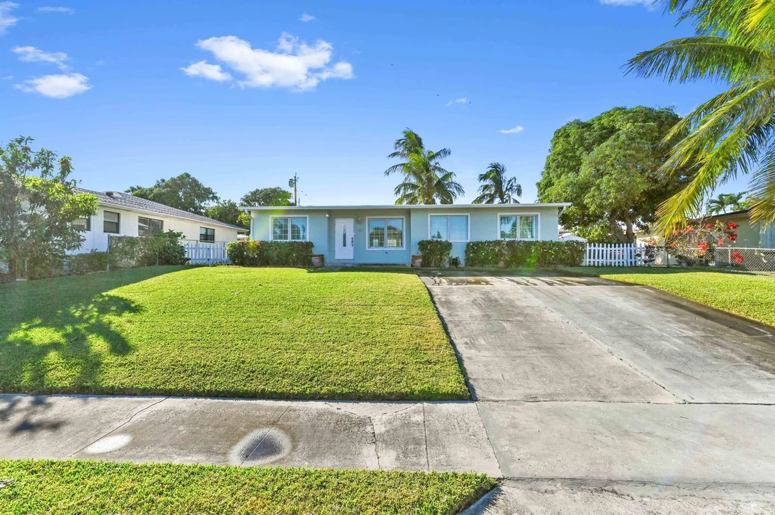Photo of 1467 Cochran Drive