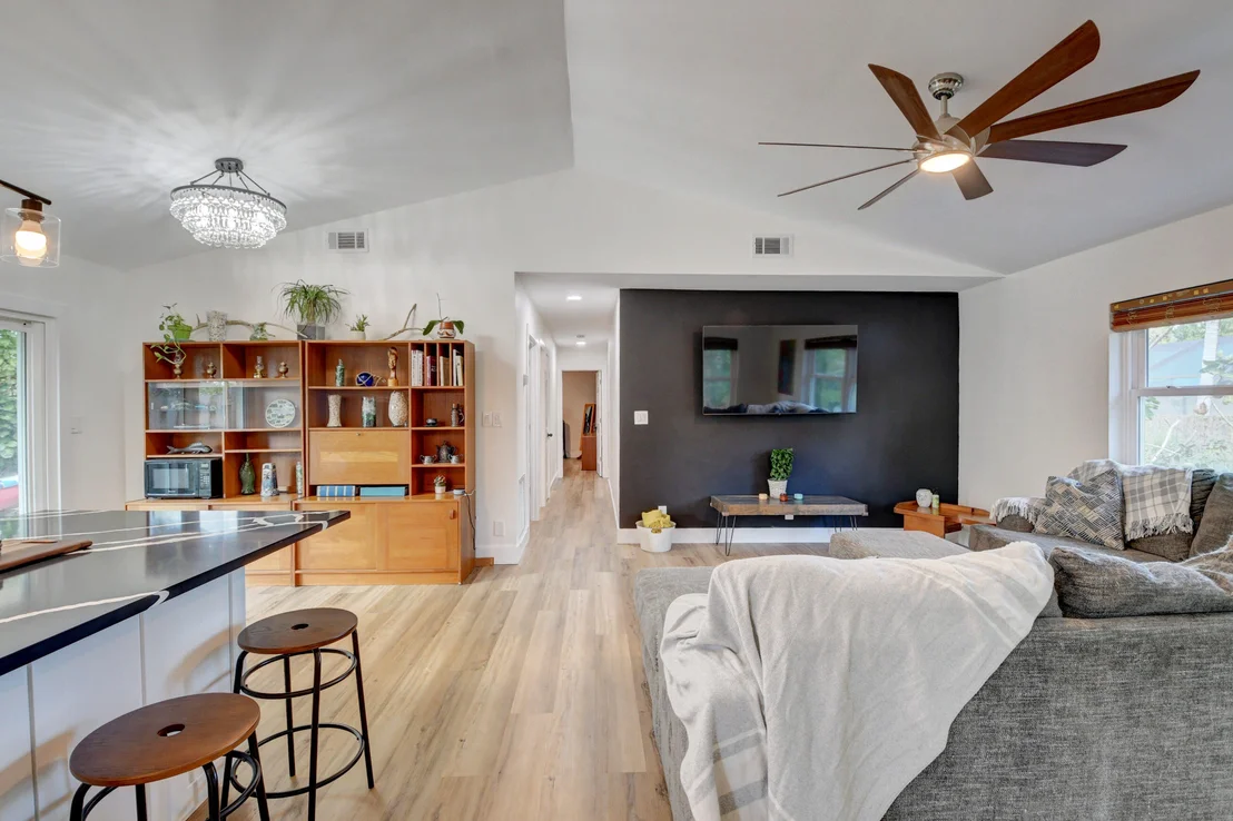 Photo of 4817 Lincoln Road