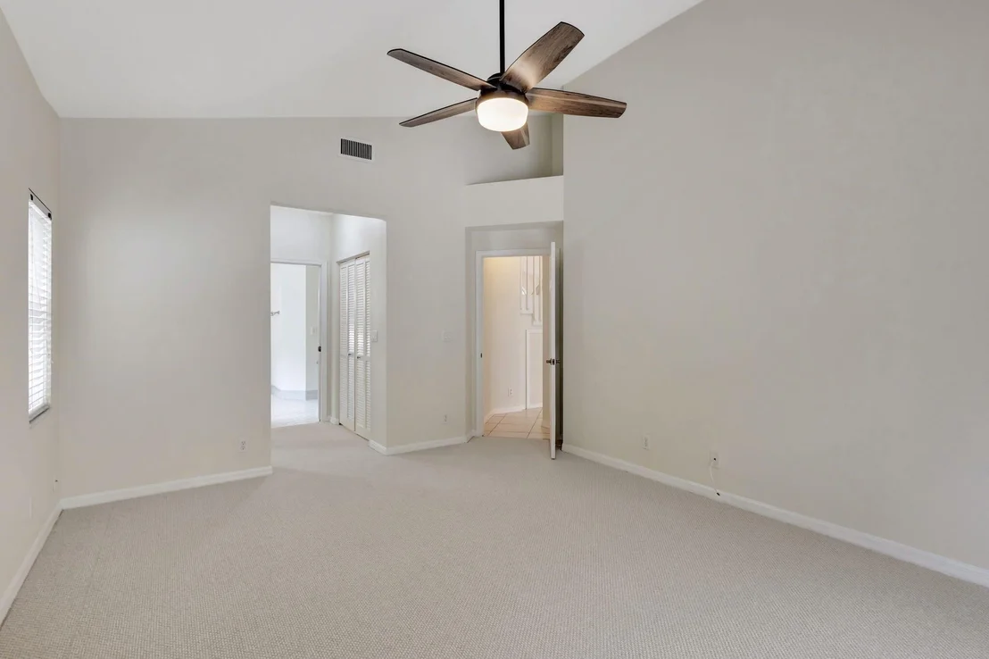 Photo of Unit 7196 at 7196 SE Seagate Lane