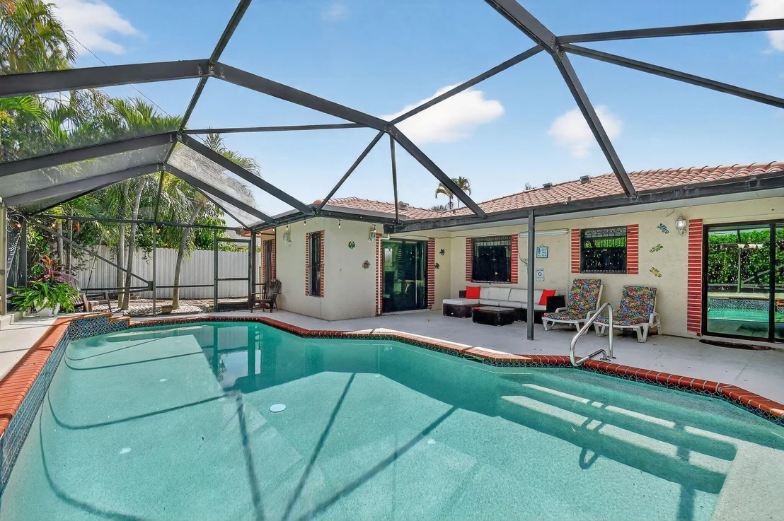Photo of 1035 Soelca Drive