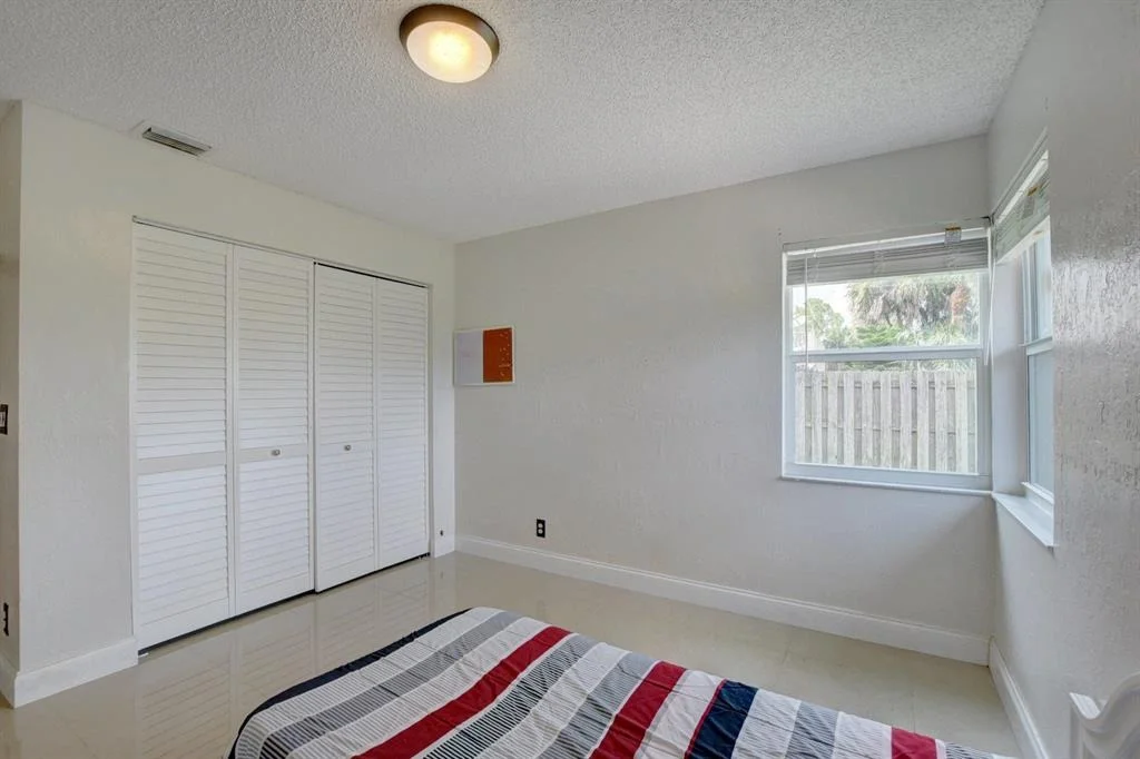 Photo of 11080 Lakeaire Circle