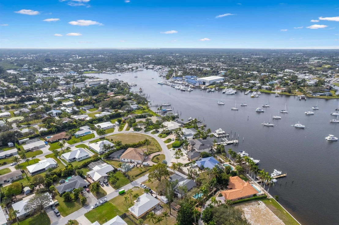 Photo of 4430 SE Bayshore Terrace