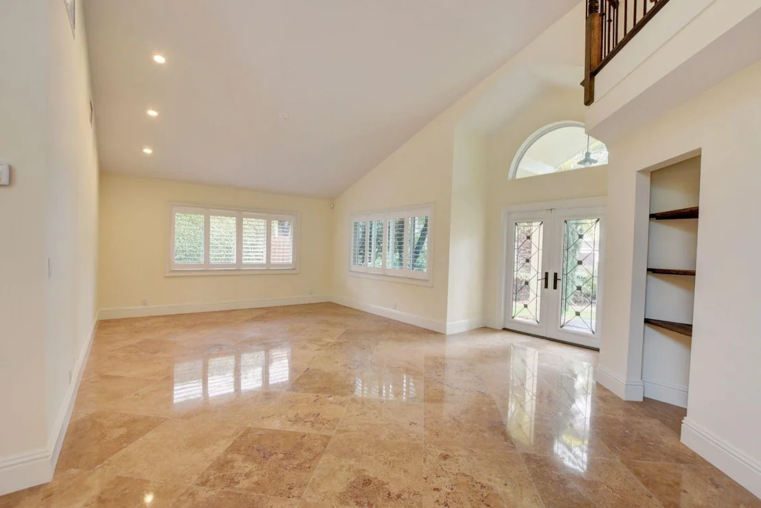 Photo of 327 Seneca Lane