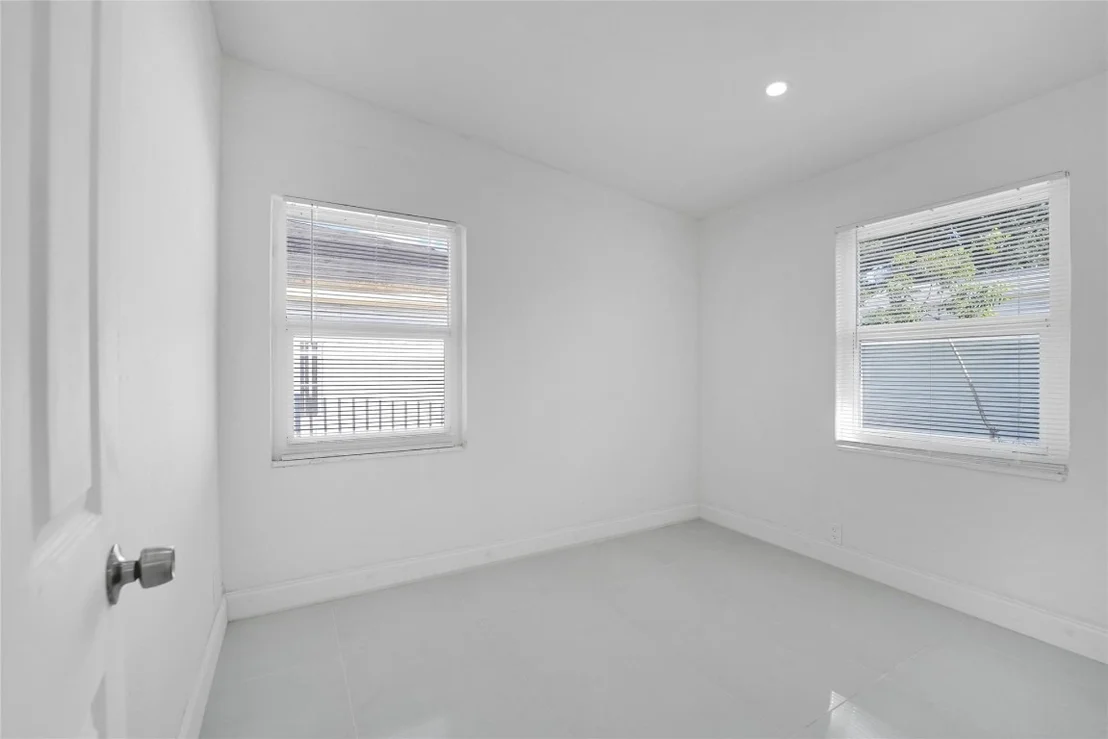 Photo of 2396 Service Road