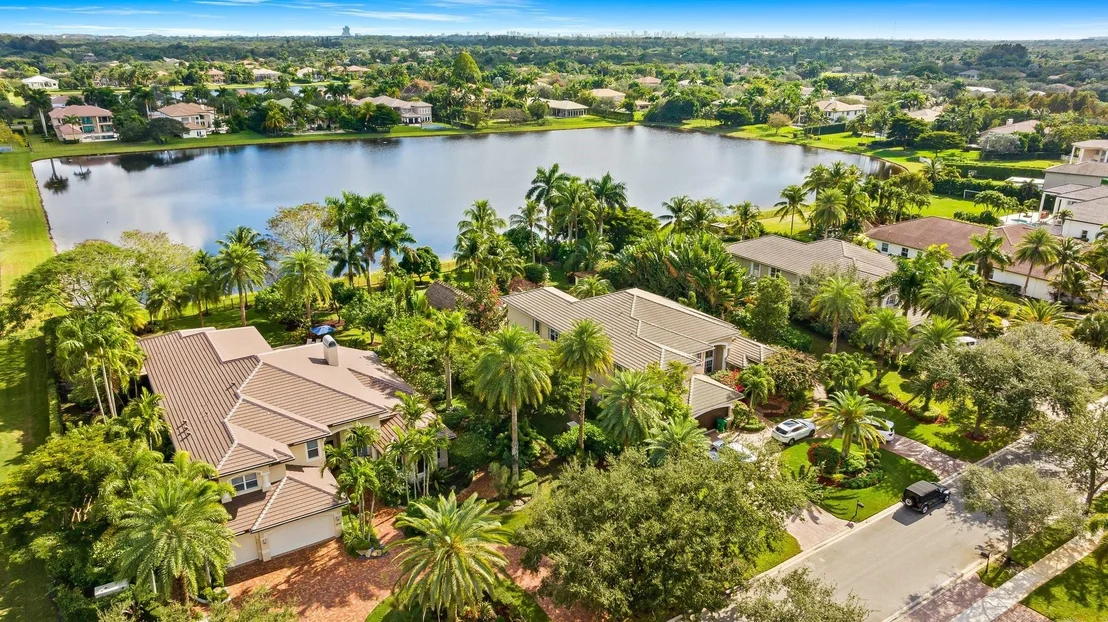 Photo of 3378 Bradenham Lane