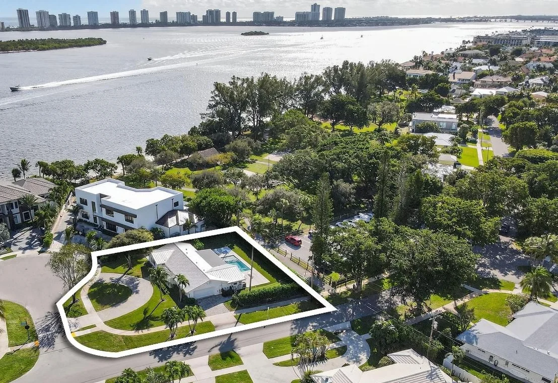 Photo of 700 Lakeside Circle