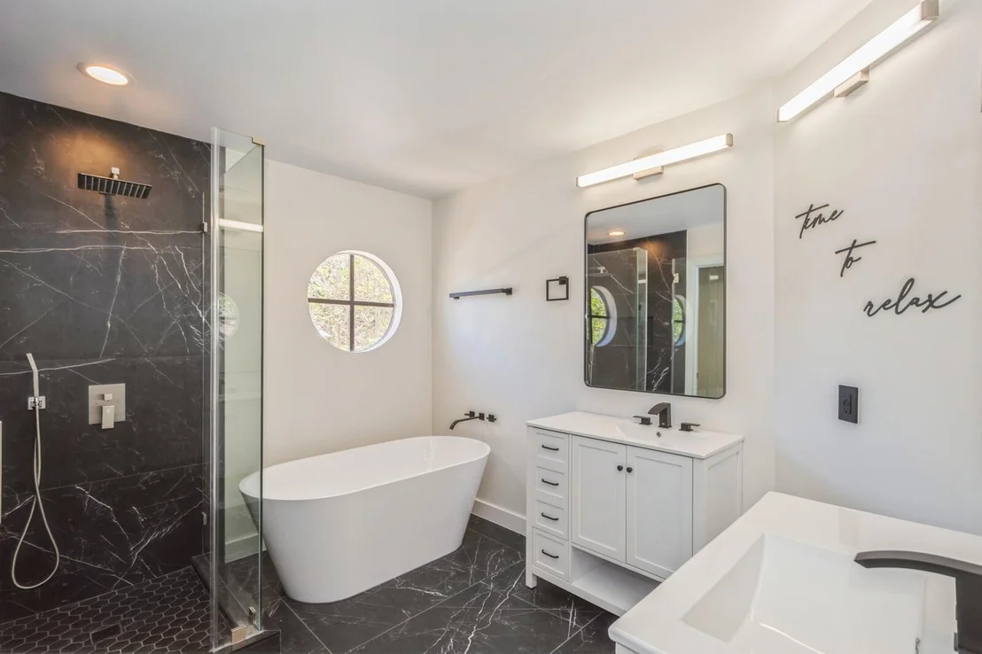 Photo of 5504 FOX HOLLOW Drive