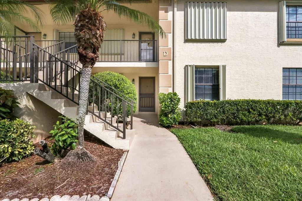 Photo of Unit D at 501 Pinecrest Circle
