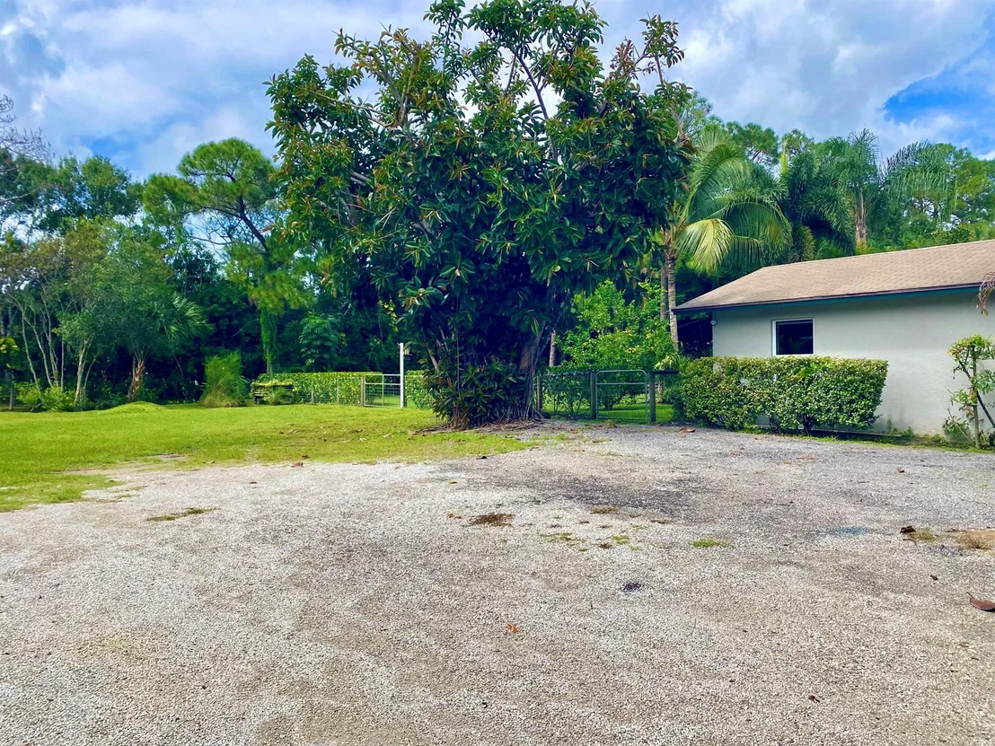 Photo of 17827 126 Terrace N