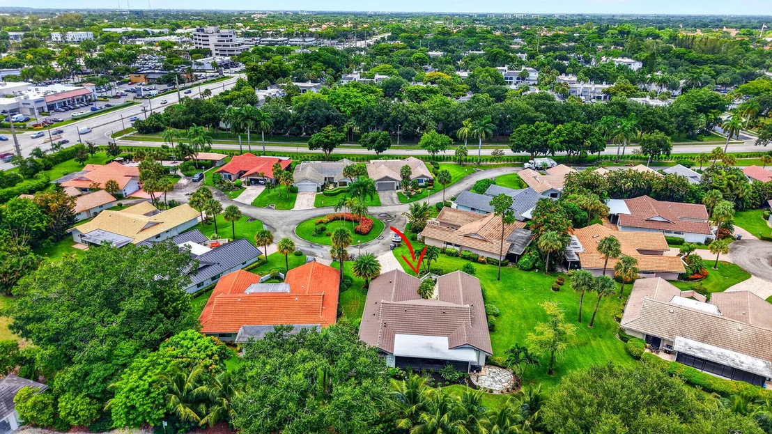 Photo of 6928 Villas Drive W