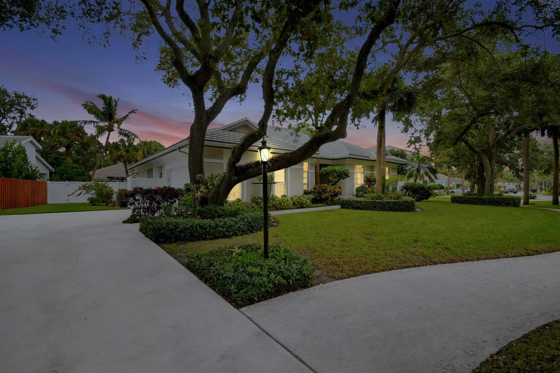 Photo of 2773 Hampton Circle S