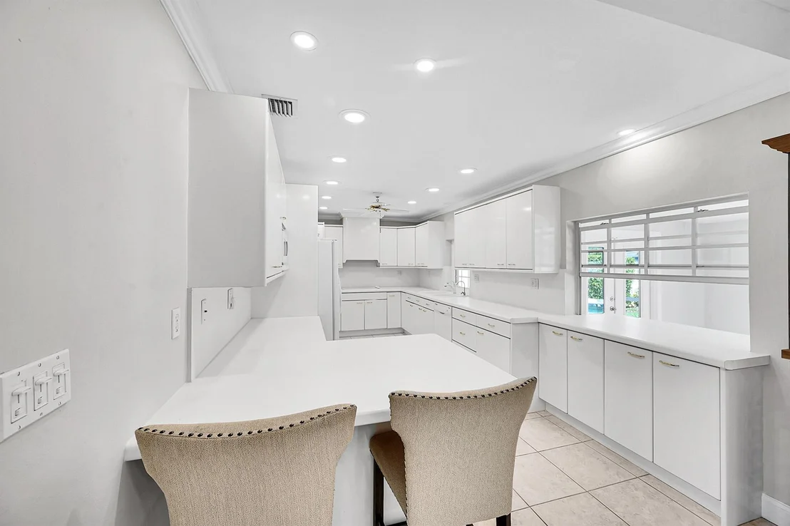 Photo of 2585 SE 6th Street