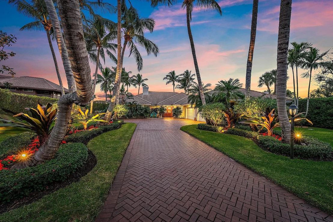 Photo of 18371 SE Lakeside Drive