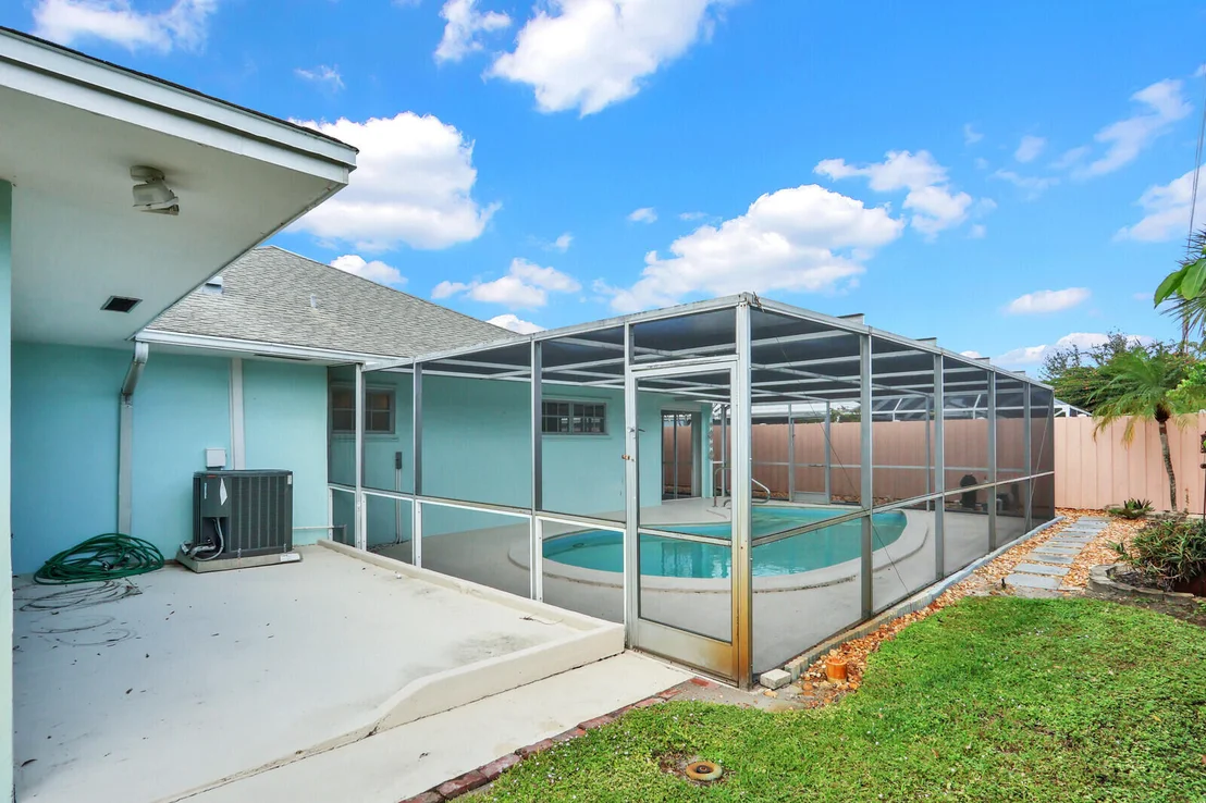 Photo of 3 SE Paddock Circle