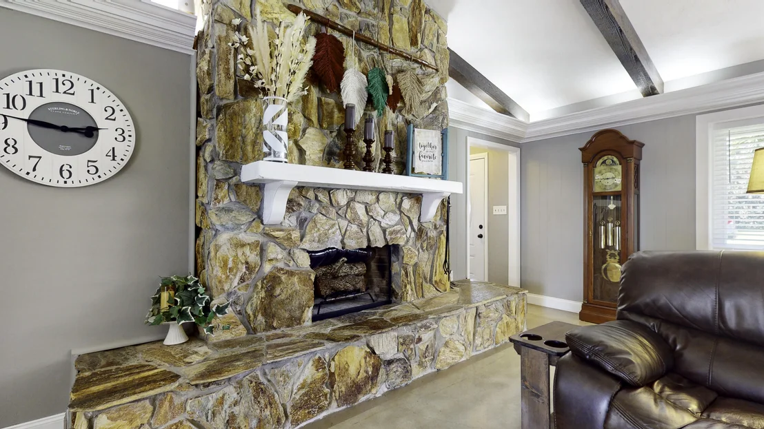 Photo of 1332 N Oak Ridge Drive