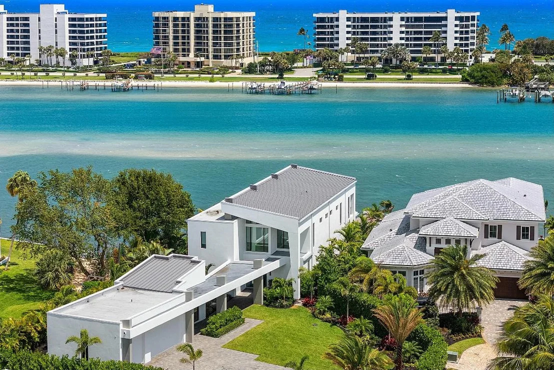 Photo of 3445 Harbor Road N