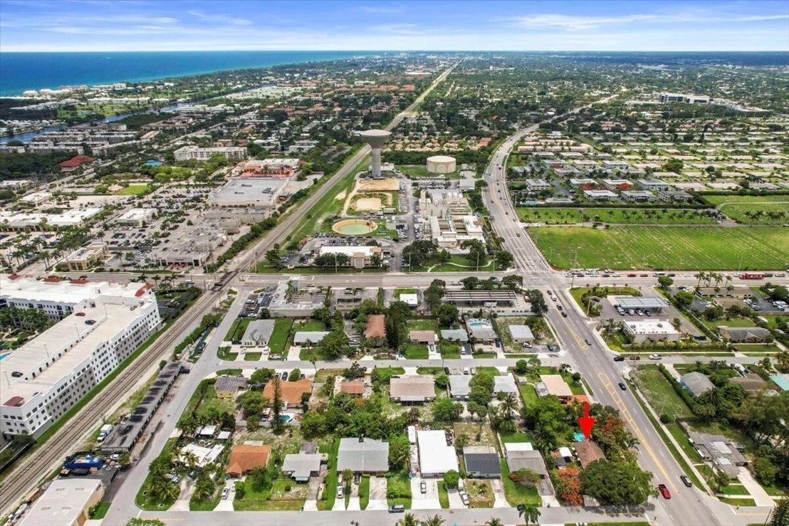 Photo of 1402 S Seacrest Boulevard