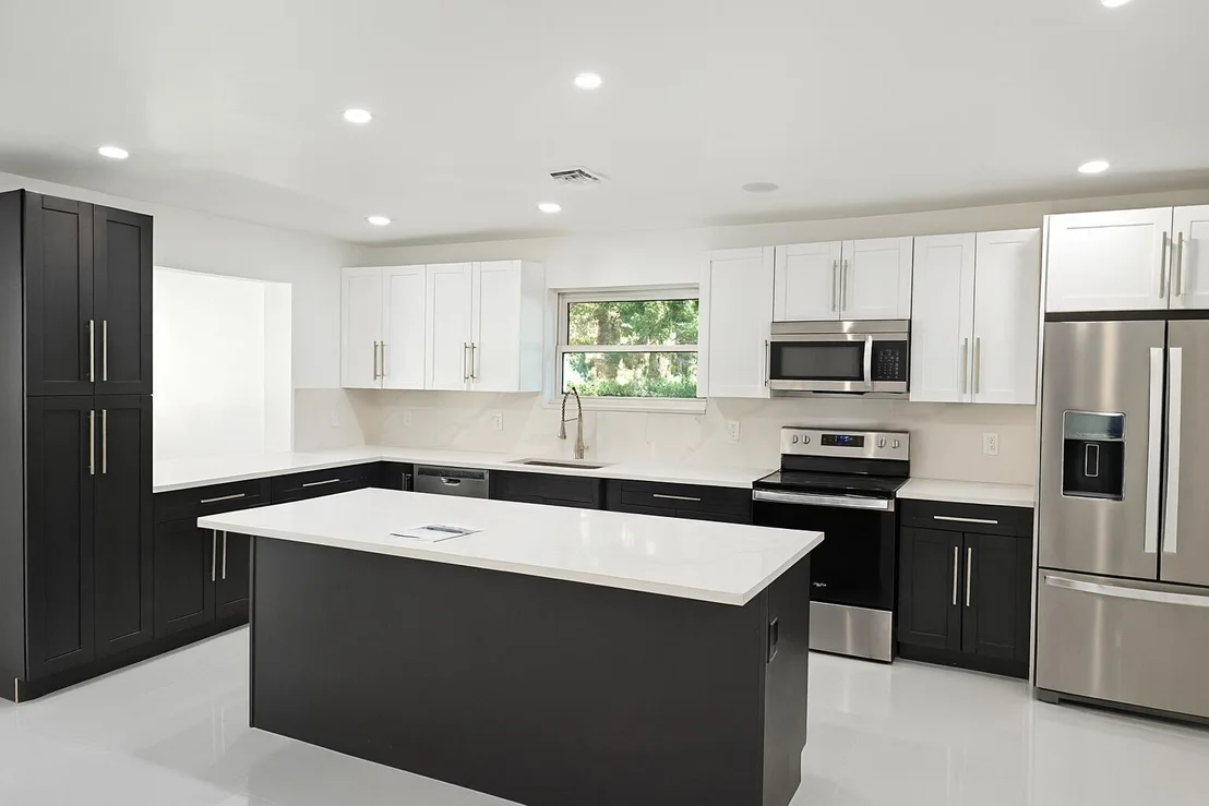 Photo of 1124 Yale Drive