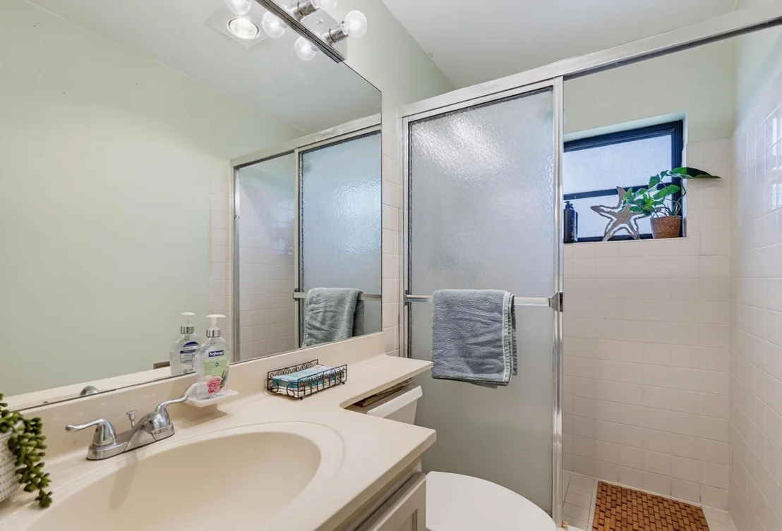 Photo of Unit A at 4696 Greentree Path