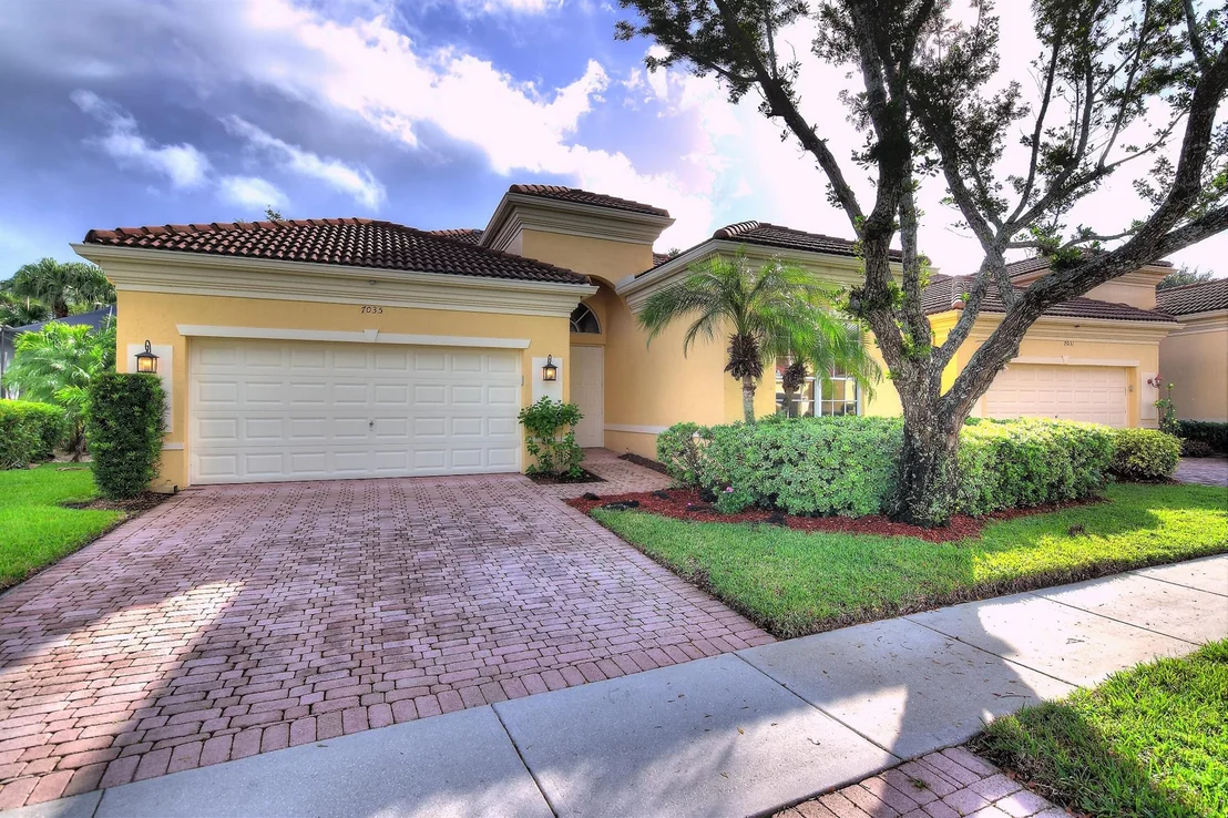 Photo of 7035 W Demedici Circle