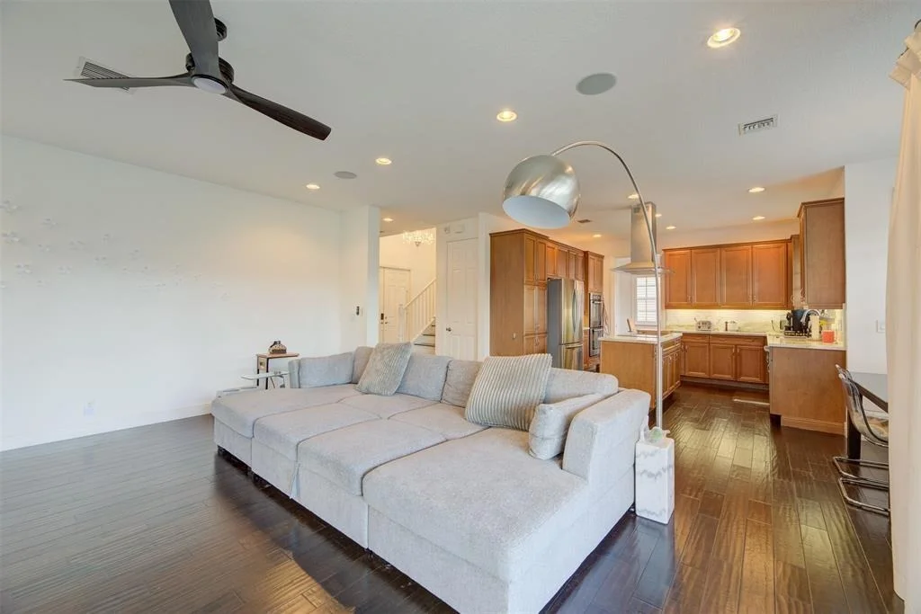 Photo of 4734 Lakeside Terrace