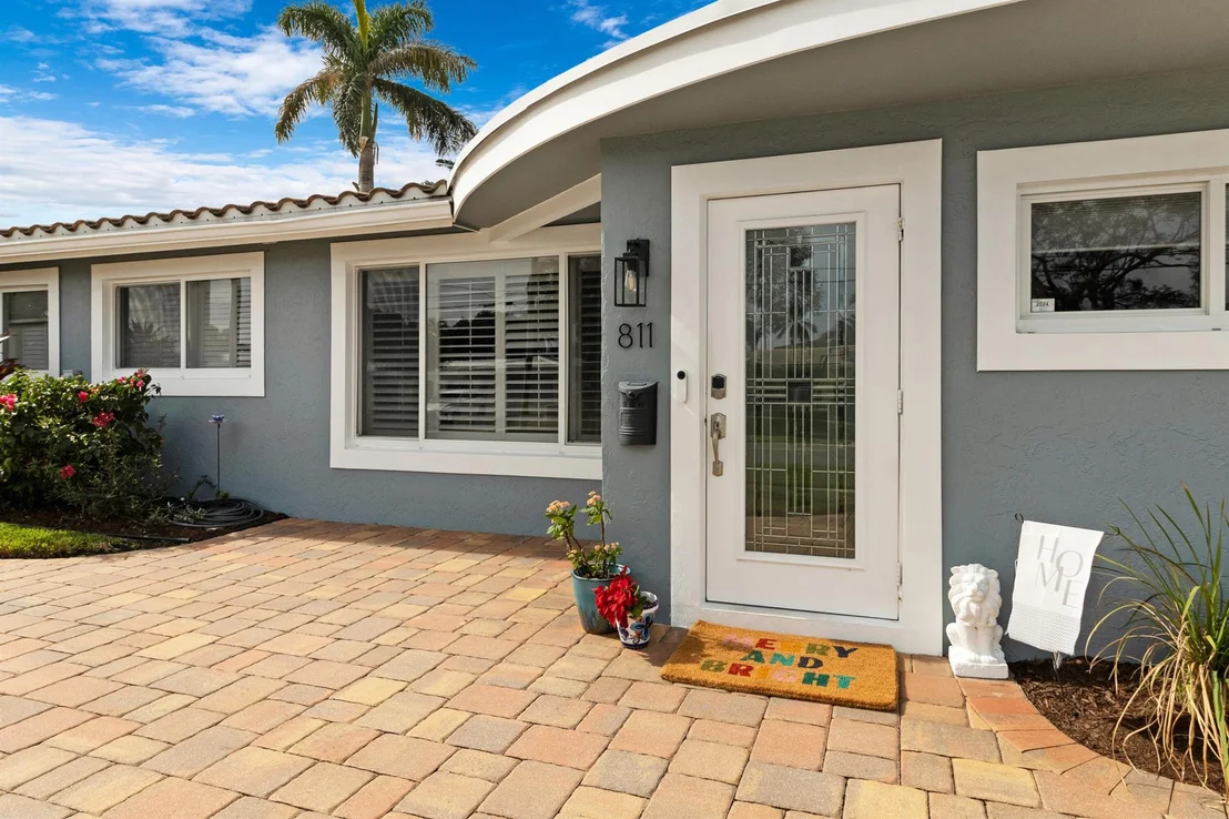 Photo of 811 SE 4th Avenue