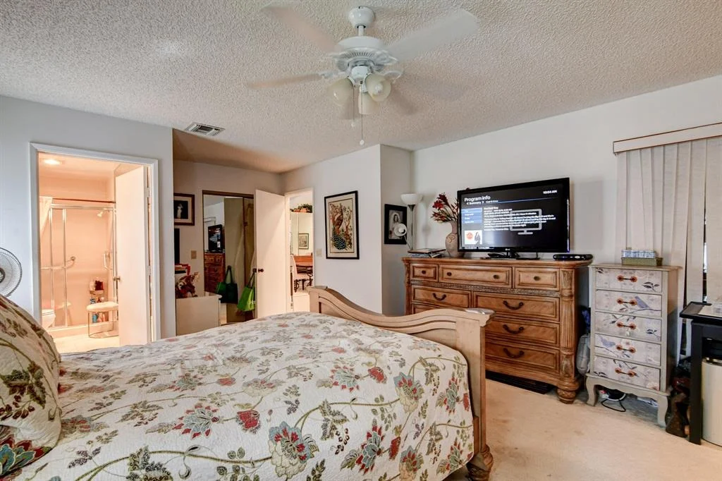 Photo of 6034 Waldwick Circle