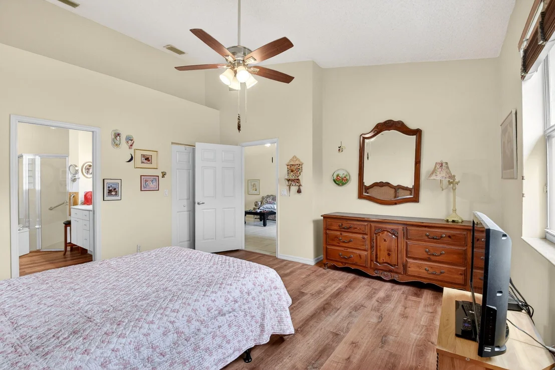 Photo of 6276 Heliconia Road