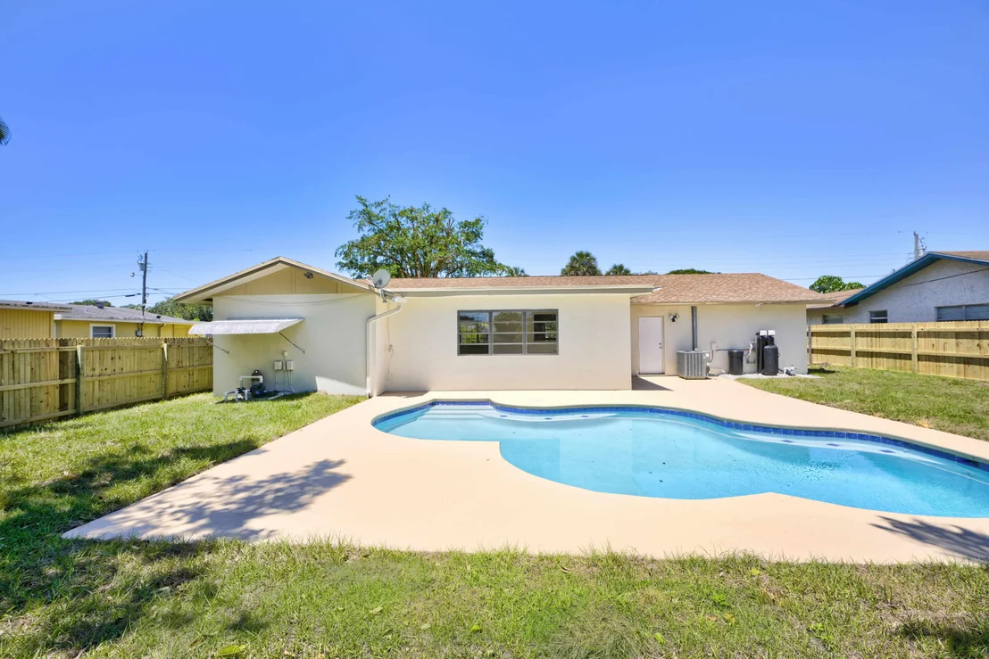 Photo of 8602 Sunset Drive