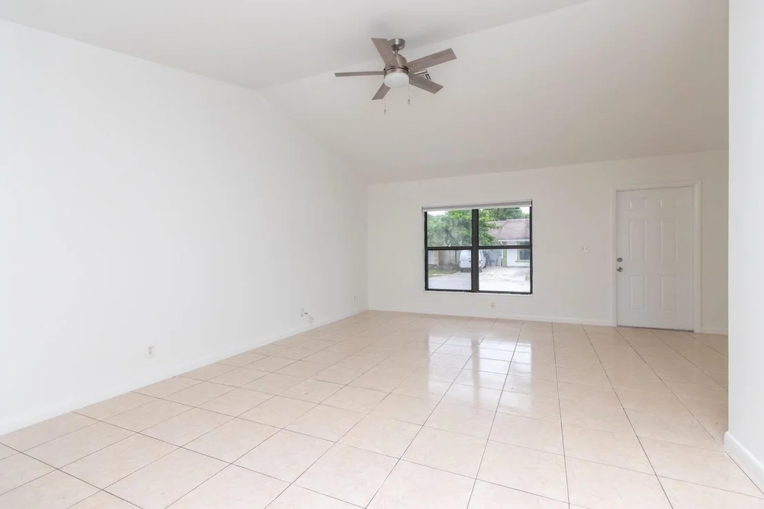 Photo of 5790 Ithaca Circle E
