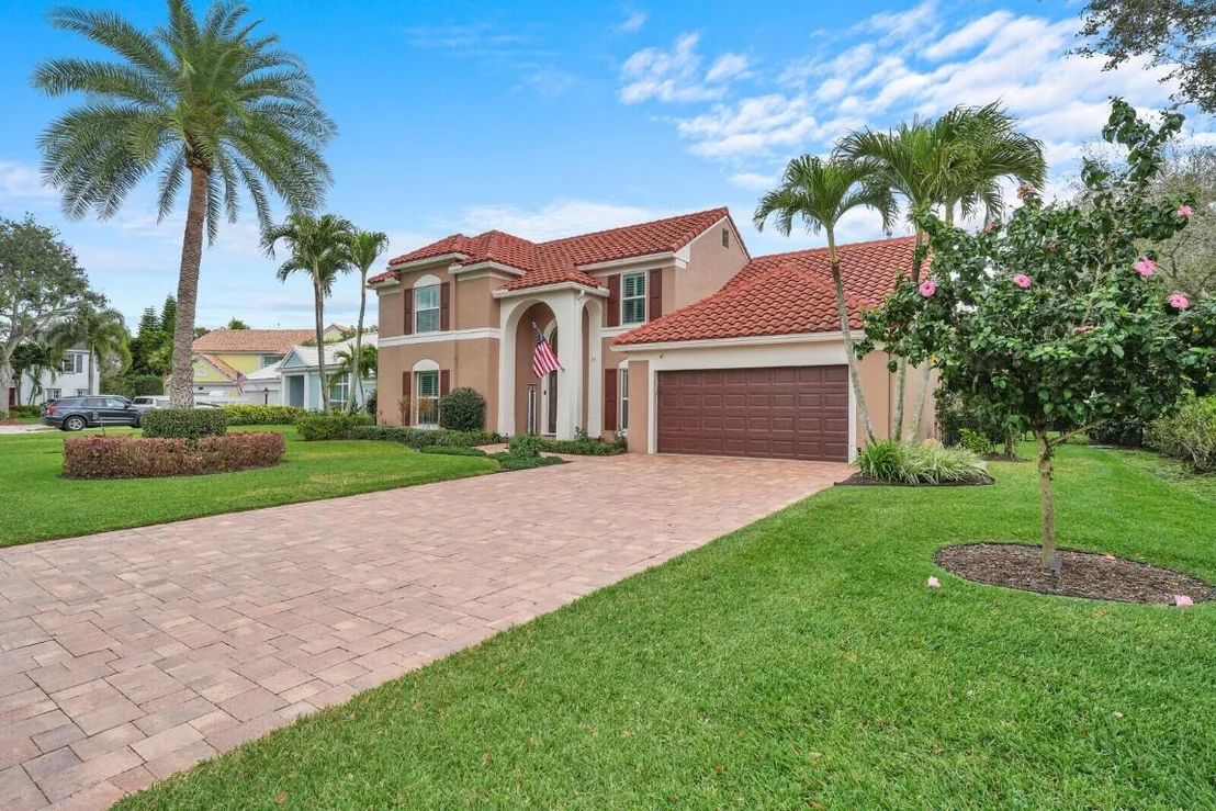 Photo of 1008 Pine Lake Circle
