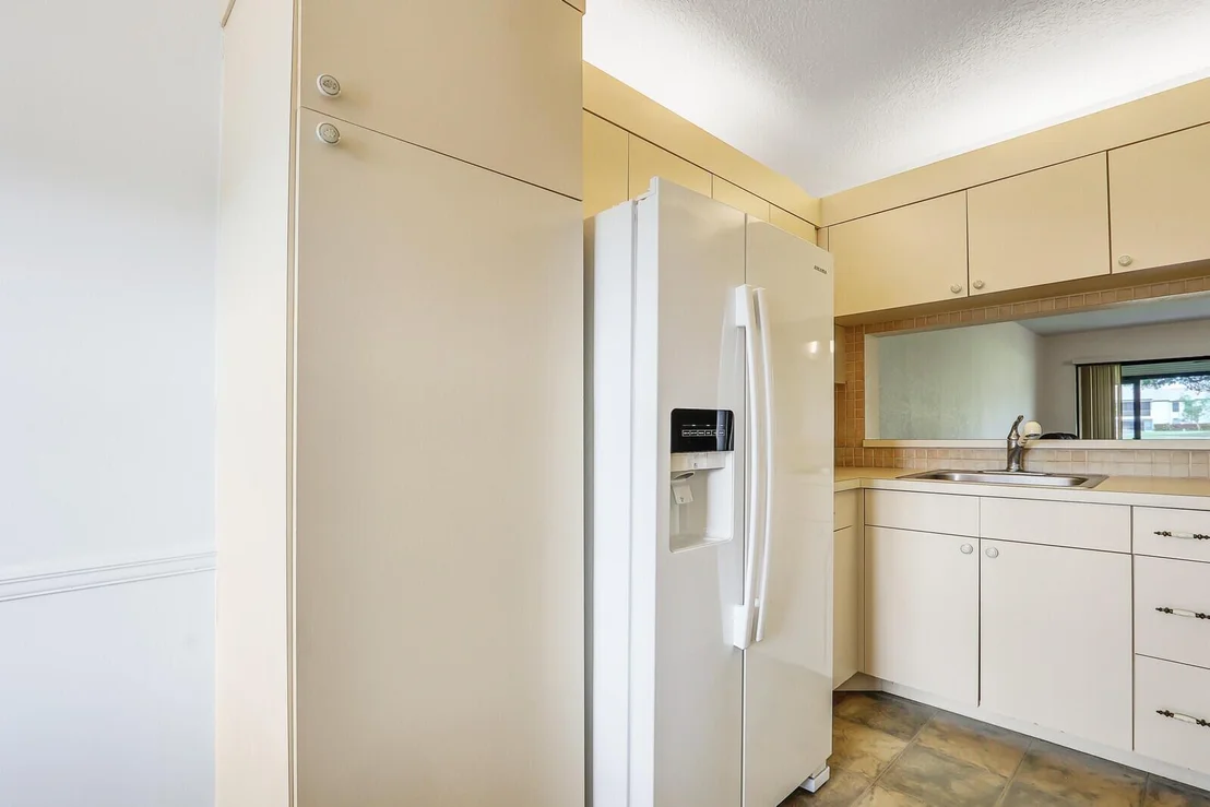 Photo of Unit F at 501 Pinecrest Circle