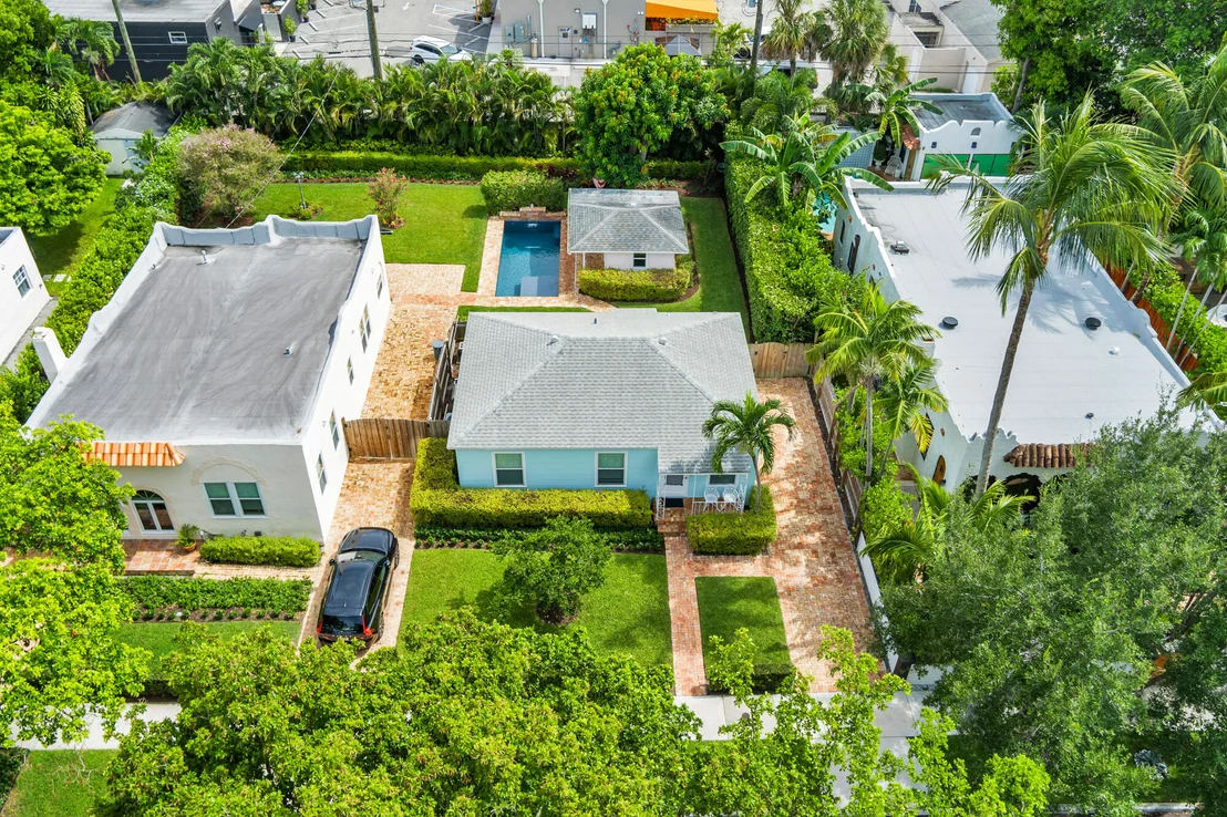 Photo of 816 Avon Road