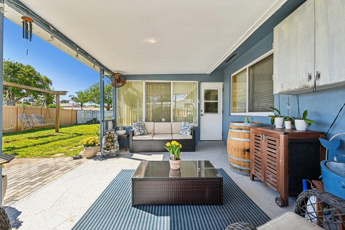 Photo of 818 SE 9th Terrace