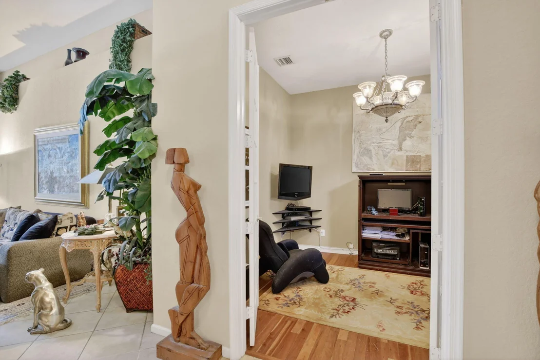 Photo of 8106 N Savannah Circle