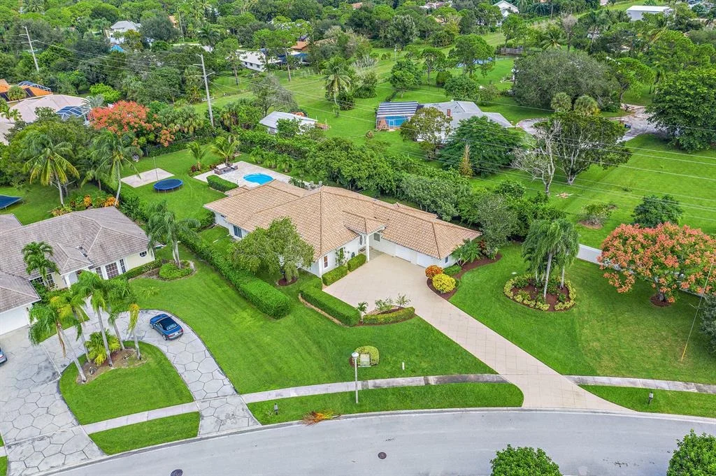 Photo of 18586 Lakeside Gardens Drive