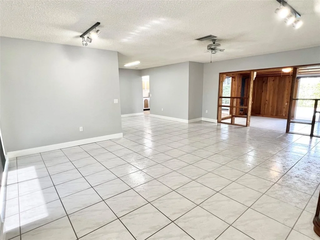 Photo of 10571 Sunset Strip
