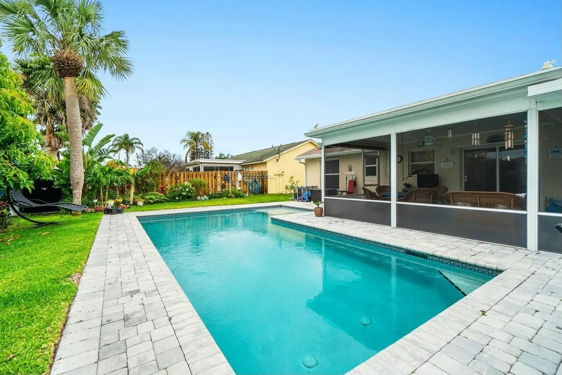Photo of 121 Deerfield Drive