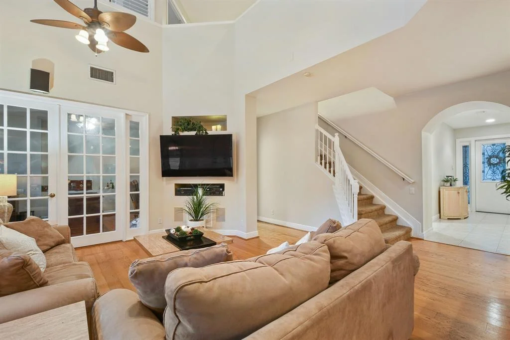 Photo of 352 Kingfisher Drive